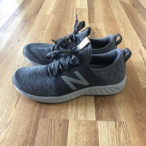 NWOT New Balance Men’s lightweight running shoe